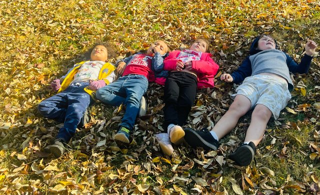 Mixed-age classroom collaboration at Spicebush Montessori School